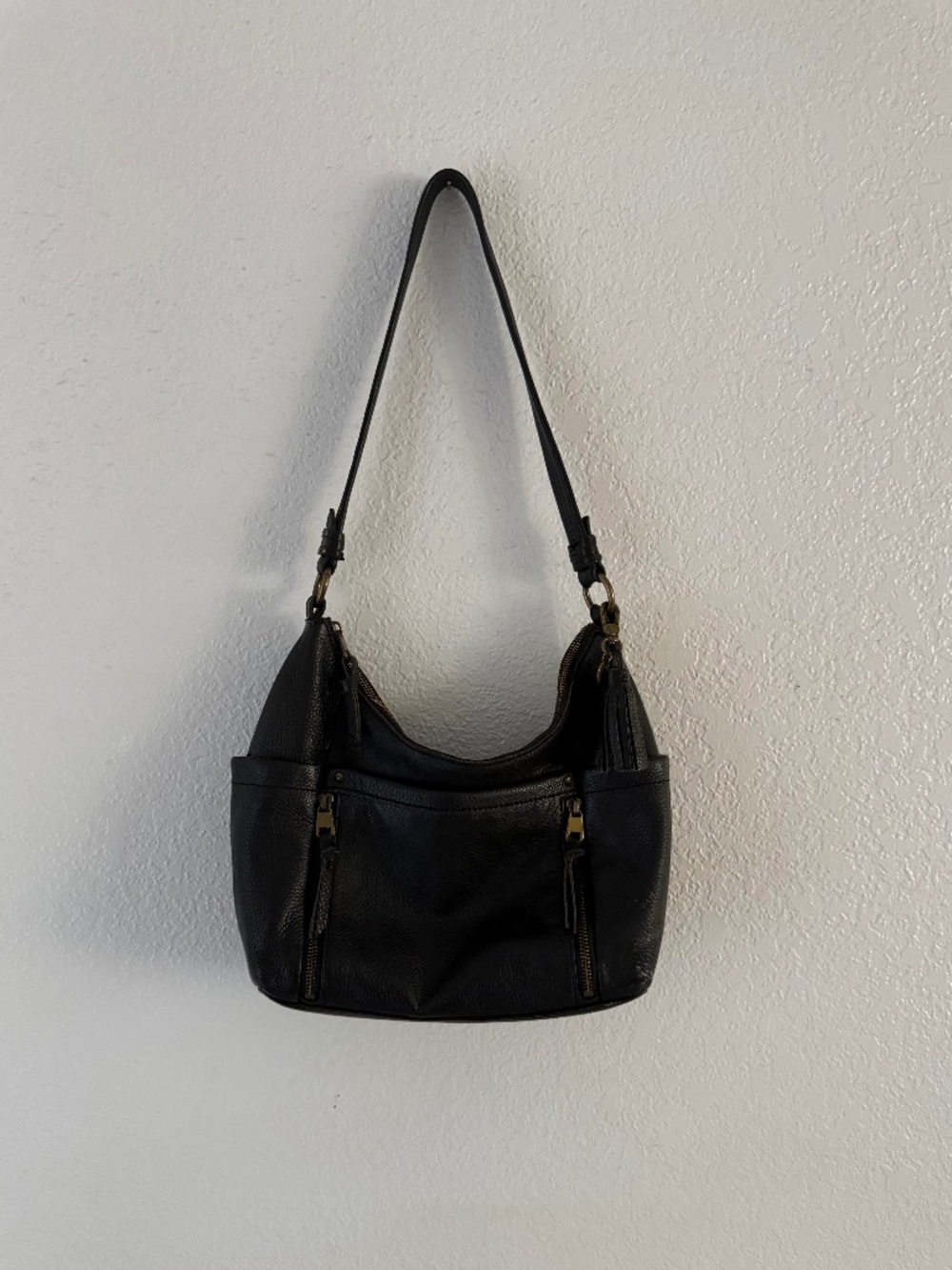 the Sak Women’s Black Small Hobo Shoulder Bag/Purse Leather